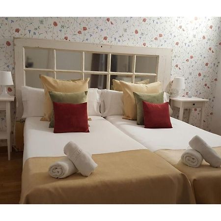Petit Hotel Барселона Екстериор снимка