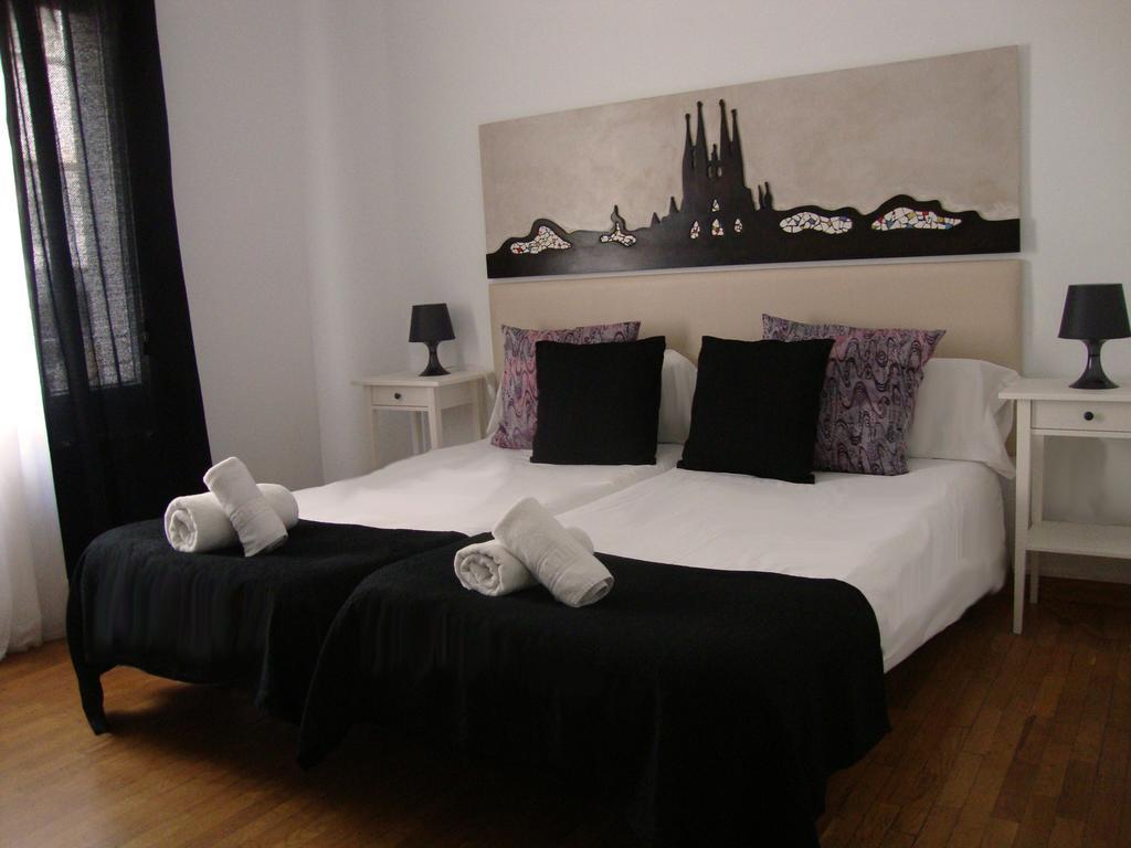 Petit Hotel Барселона Екстериор снимка