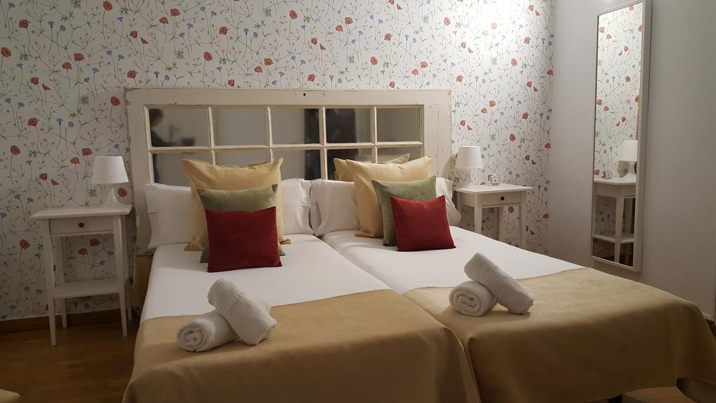 Petit Hotel Барселона Екстериор снимка