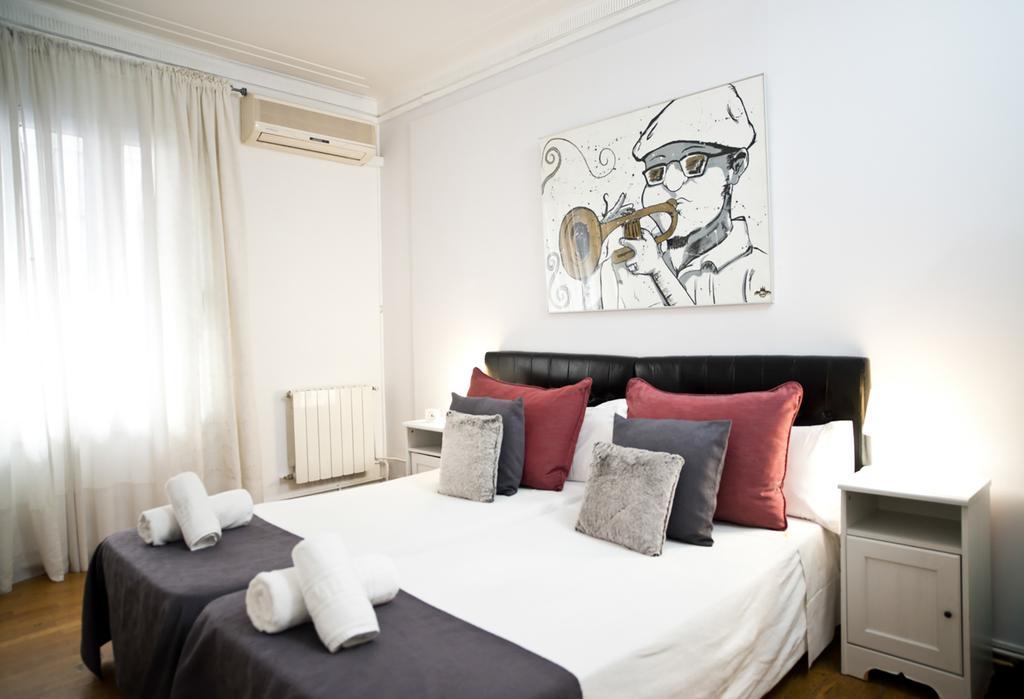 Petit Hotel Барселона Екстериор снимка