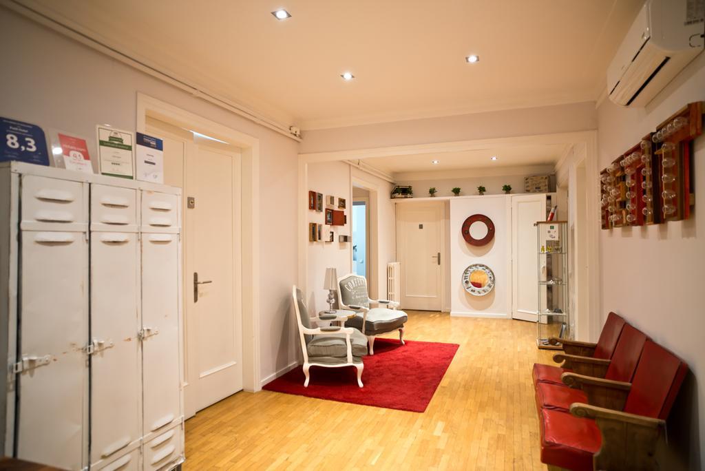Petit Hotel Барселона Екстериор снимка