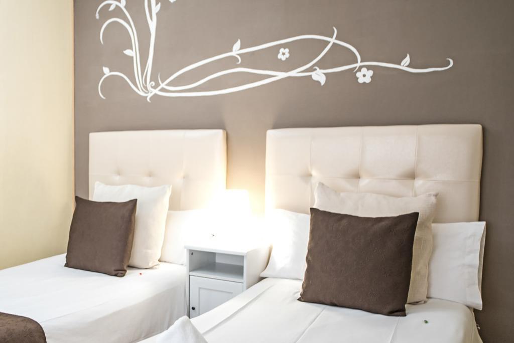 Petit Hotel Барселона Екстериор снимка
