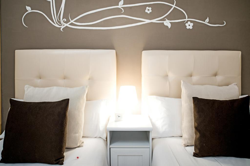 Petit Hotel Барселона Екстериор снимка