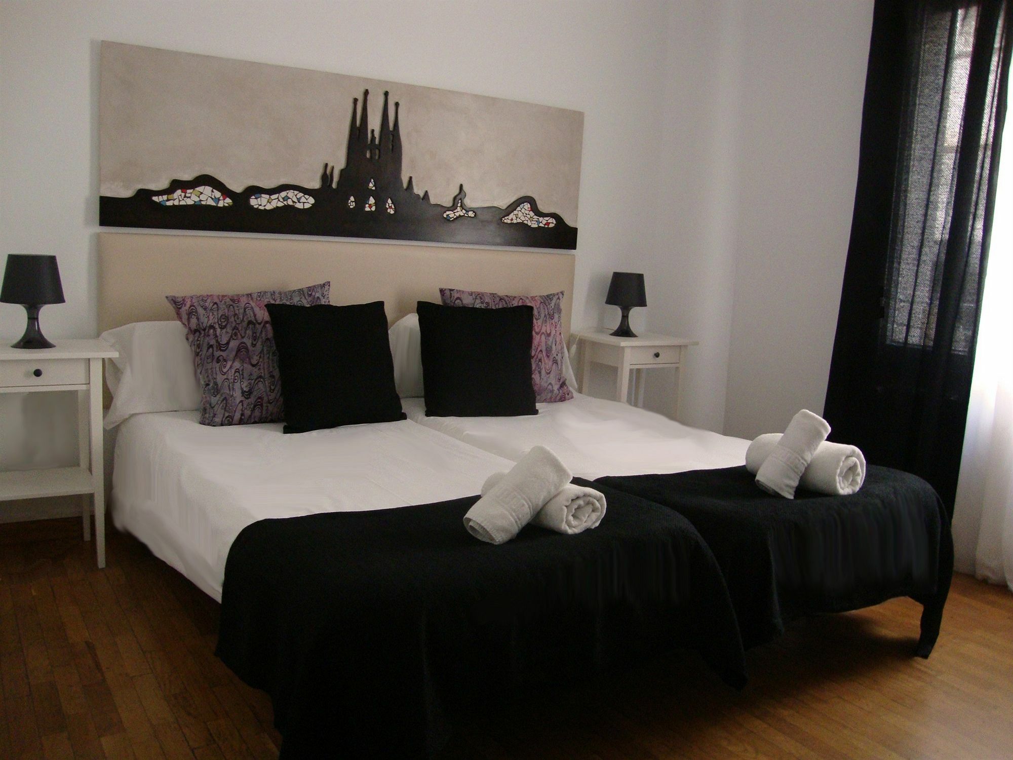 Petit Hotel Барселона Екстериор снимка