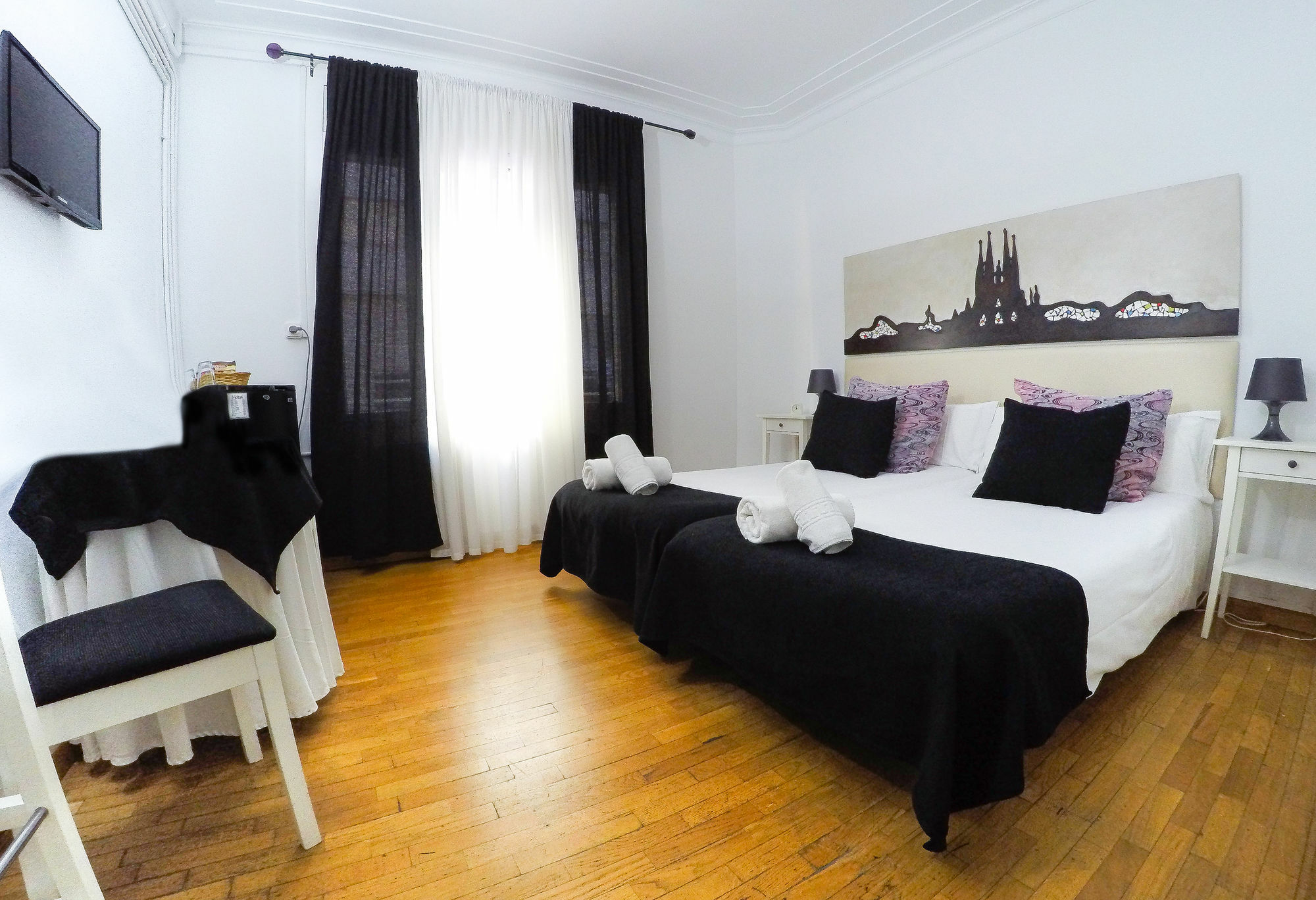 Petit Hotel Барселона Екстериор снимка